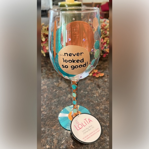 Lolita-NWT-‘40 Never Looked So Good’ Hand Painted Wine Glass - Picture 2 of 7